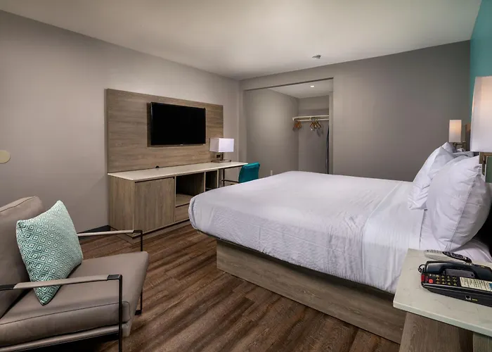 Travelodge By Wyndham Lax