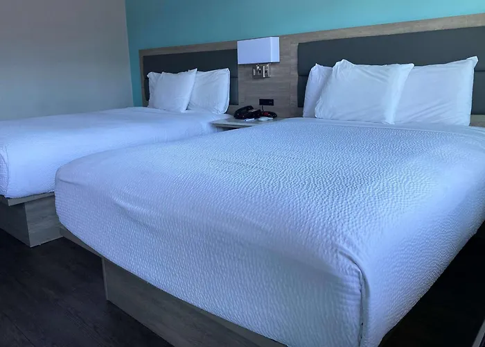 Travelodge By Wyndham Lax