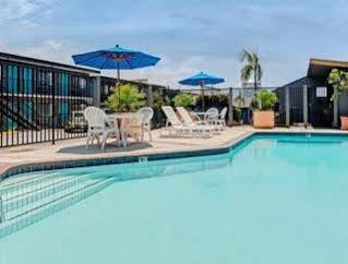 Travelodge By Wyndham Lax Motel 2*